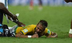 fratura-neymar+copa-do-mundo+dr-adriano-karpstein+julho-2014_