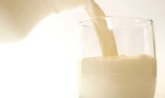 leite-de-vaca-riscos-e-beneficios+editorial
